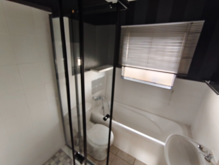 2 Bedroom Property for Sale in Langenhovenpark Free State